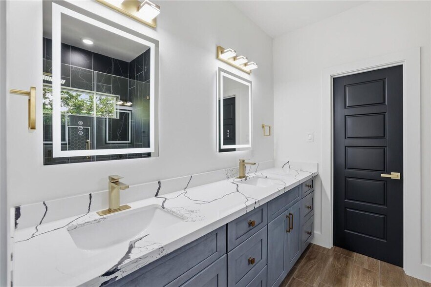 More Photos Of 5515 Elm Springs Dr, Houston Apartments For Sale