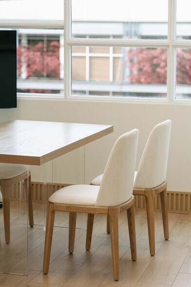 More Photos Of 202-1128 Broadway W, Vancouver Coworking Space