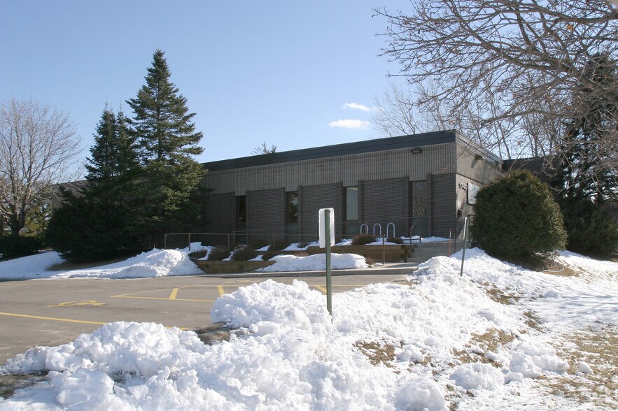 More Photos Of 1740 Livingston Ave, West Saint Paul Light Manufacturing For Sale