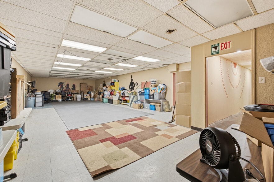 More Photos Of 600 W 39th St, Kansas City Office For Sale