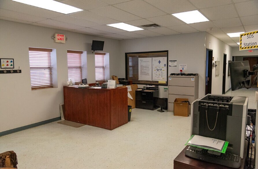 More Photos Of 2995 County Road 430, Pleasanton Warehouse For Sale