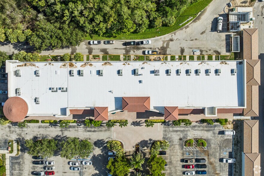More Photos Of 10020 Coconut Rd, Estero Storefront Retail Office For Lease