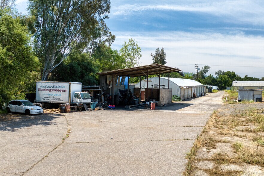 More Photos Of 9839 Blossom Valley Rd, El Cajon Warehouse For Lease