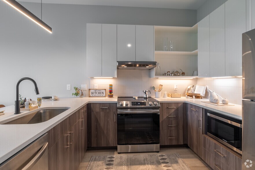 More Photos Of 2461 W 25th St, Cleveland Apartments For Lease