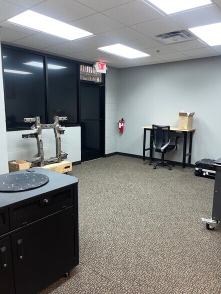 More Photos Of 3333 Aspen Grove Dr, Franklin Office For Sale