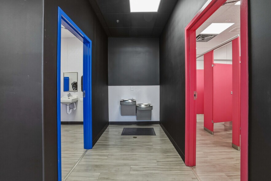 More Photos Of 1199 Silas Deane Hwy, Wethersfield General Retail For Lease