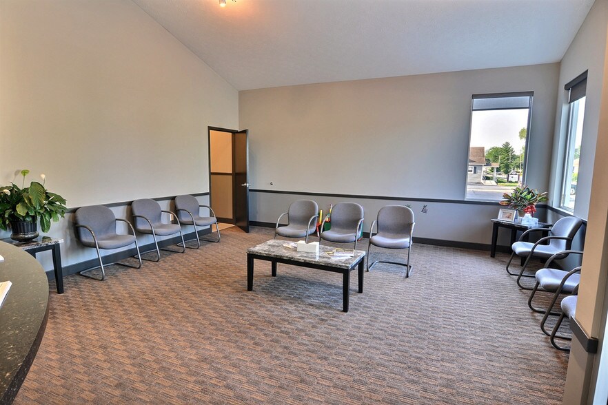 More Photos Of 709 S 18th St, Lafayette Freestanding For Sale