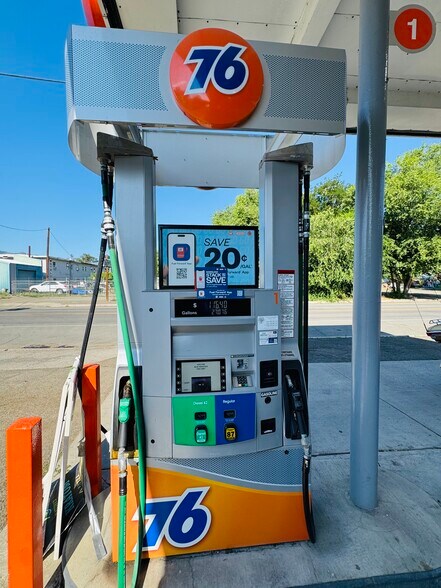 More Photos Of 150 Mountain Blvd, Mount Vernon Service Station For Sale