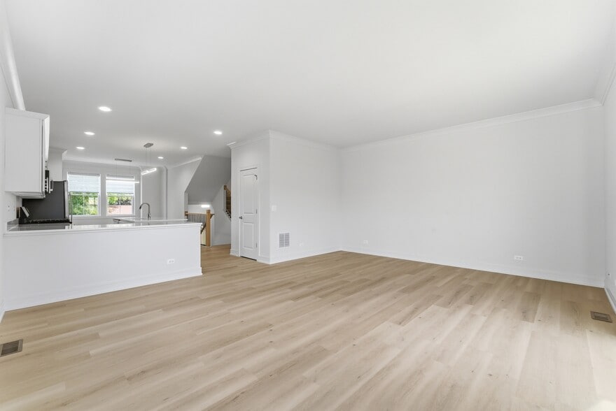 More Photos Of 214 N Walnut St, Bensenville Apartments For Sale