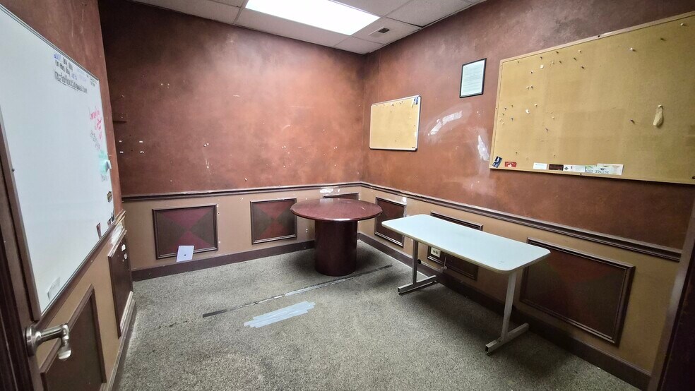 More Photos Of 3S071 State Route 59, Warrenville Restaurant For Lease
