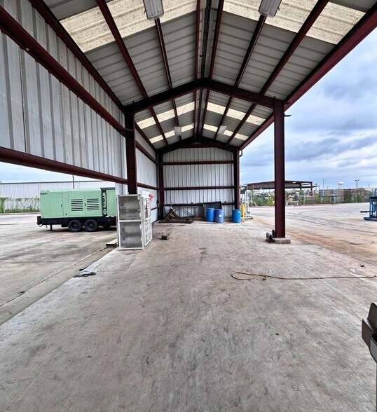 More Photos Of 2402 S Battleground Rd, Deer Park Warehouse For Sale