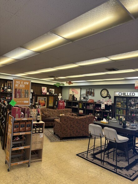 More Photos Of 3375 Indianola Ave, Columbus Freestanding For Sale