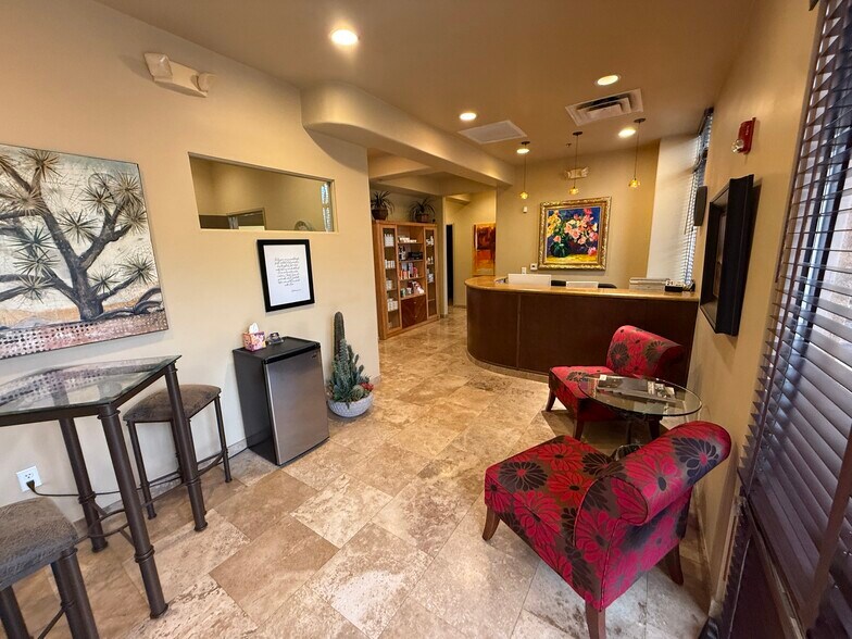 More Photos Of 7336 E Deer Valley Rd, Scottsdale Office For Sale