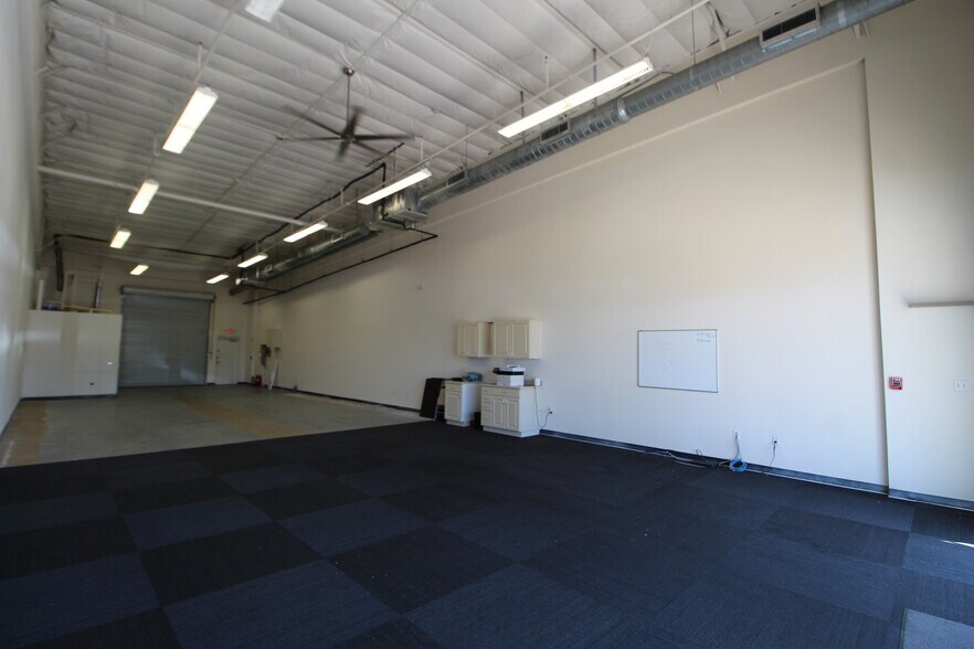 More Photos Of 4050 N Washington Blvd, Sarasota Unknown For Lease