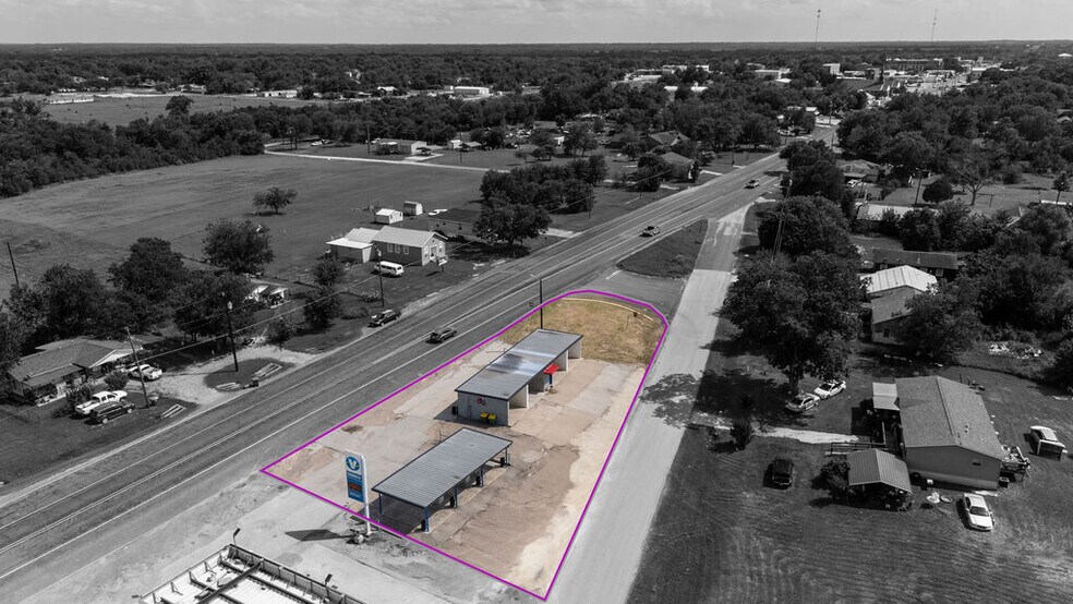 More Photos Of 617 N Ellis St, Groesbeck Carwash For Sale