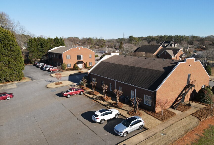 More Photos Of 160 Hawthorne Park, Athens Medical For Sale