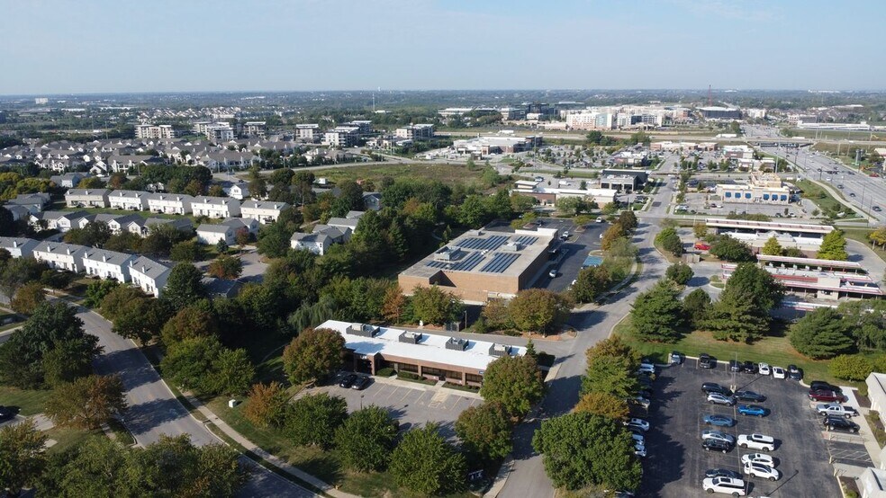 More Photos Of 8730 Bourgade St, Lenexa Loft Creative Space For Lease