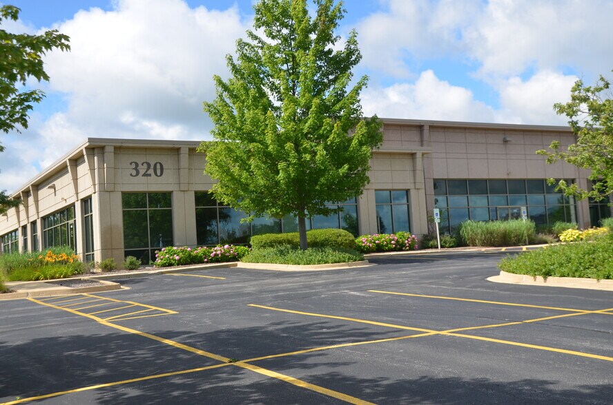 More Photos Of 320 Cardinal Dr, St Charles Medical For Lease