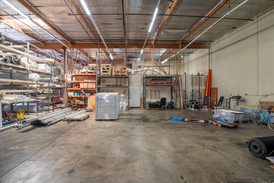 More Photos Of 800-810 N Grand Ave, Covina Light Manufacturing For Lease