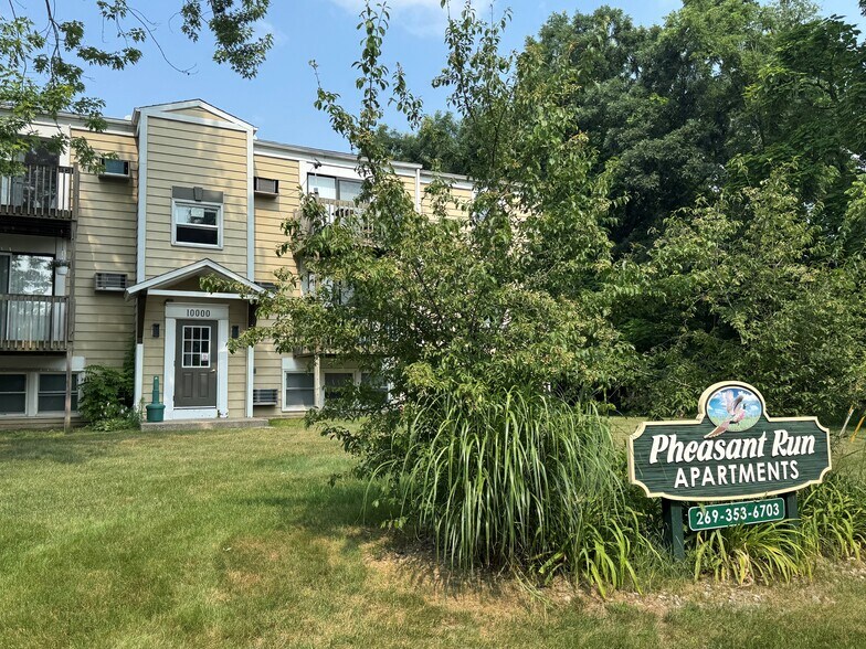 Primary Photo Of 10000-10010 S Westnedge Ave, Portage Apartments For Sale