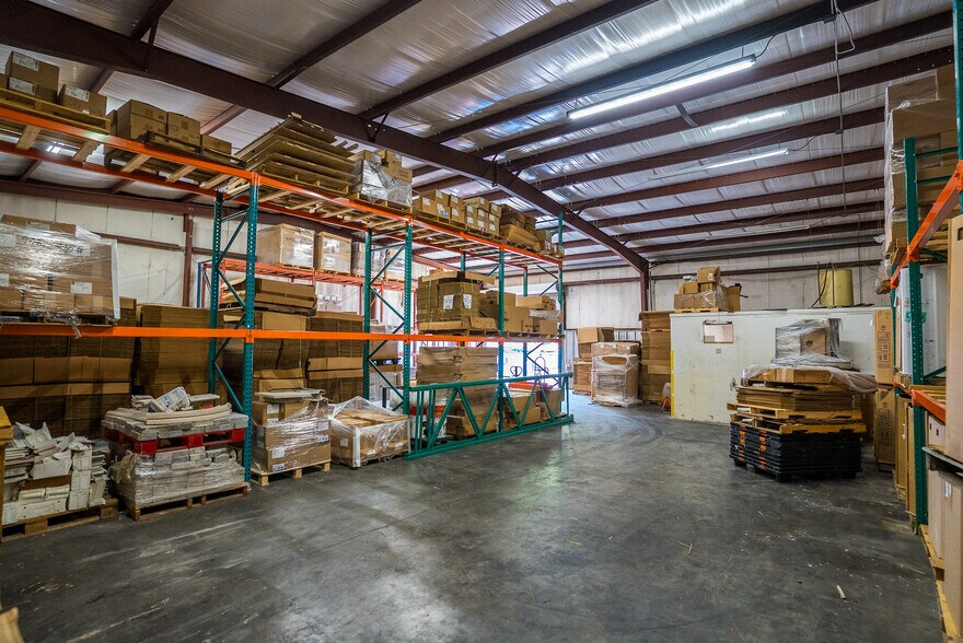 More Photos Of 855 Dunbar Ave, Oldsmar Warehouse For Lease