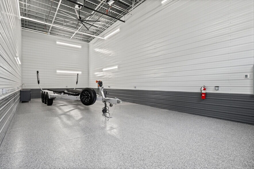 More Photos Of 4390 Regent St, Castle Rock Warehouse For Sale