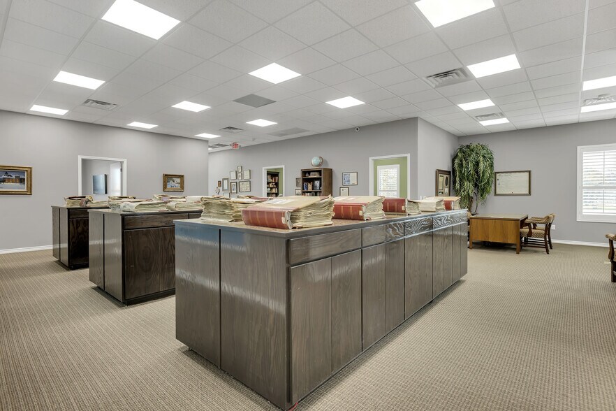 More Photos Of 501 E 7th St, Odessa Office For Sale