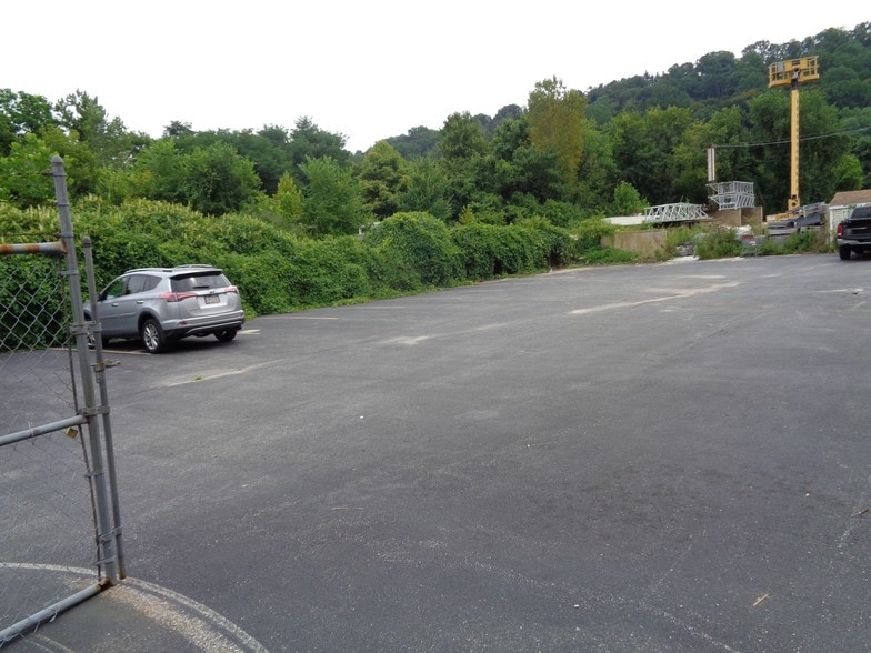 More Photos Of 501 Washington St, Conshohocken Warehouse For Sale
