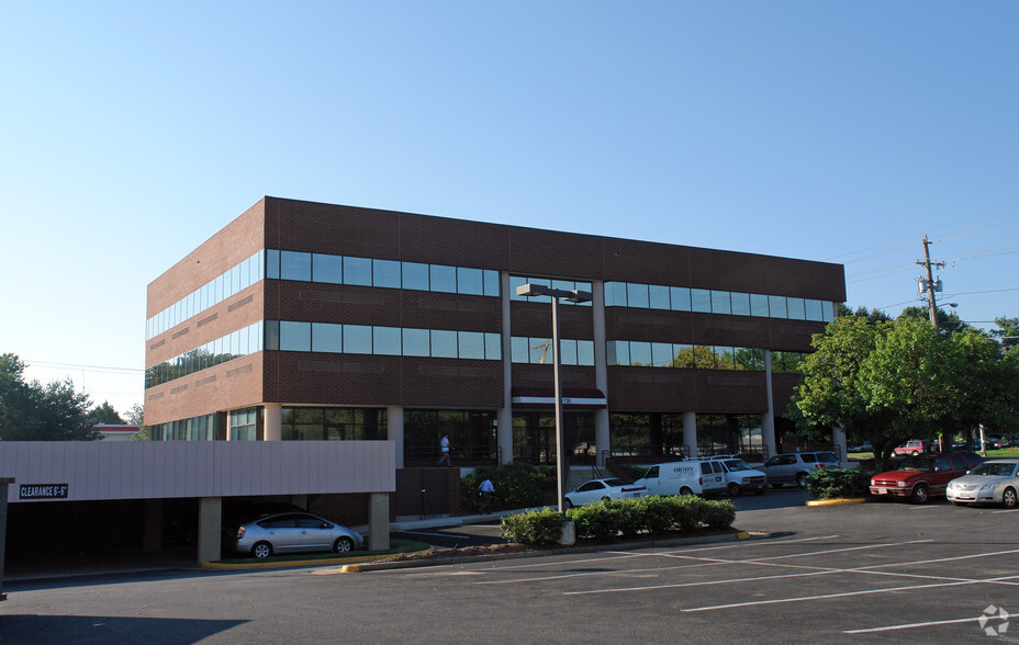 Primary Photo Of 11130 Fairfax Blvd, Fairfax Office For Lease