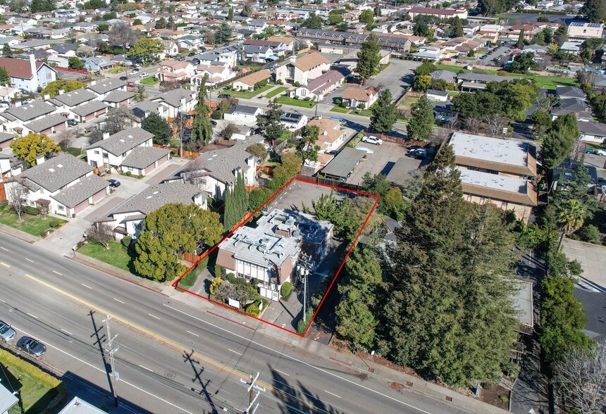 Primary Photo Of 19830 Lake Chabot Rd, Castro Valley Medical For Sale