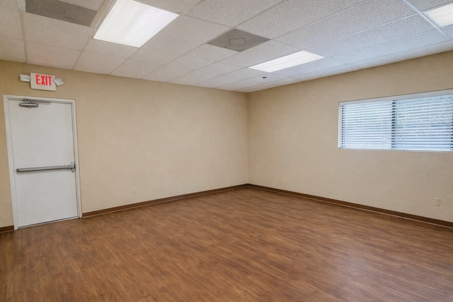 More Photos Of 7545 Little Rd, New Port Richey Office For Sale