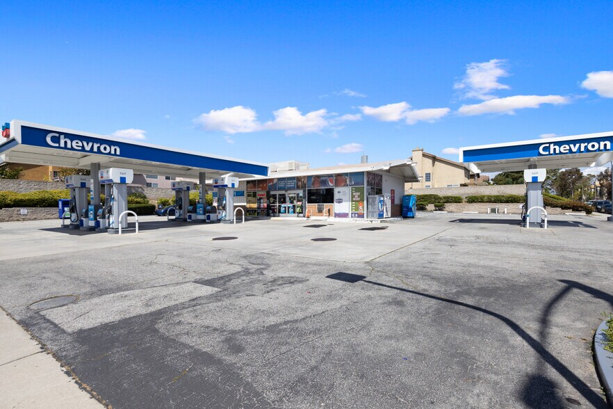 More Photos Of 15354 La Mirada Blvd, La Mirada General Retail For Sale