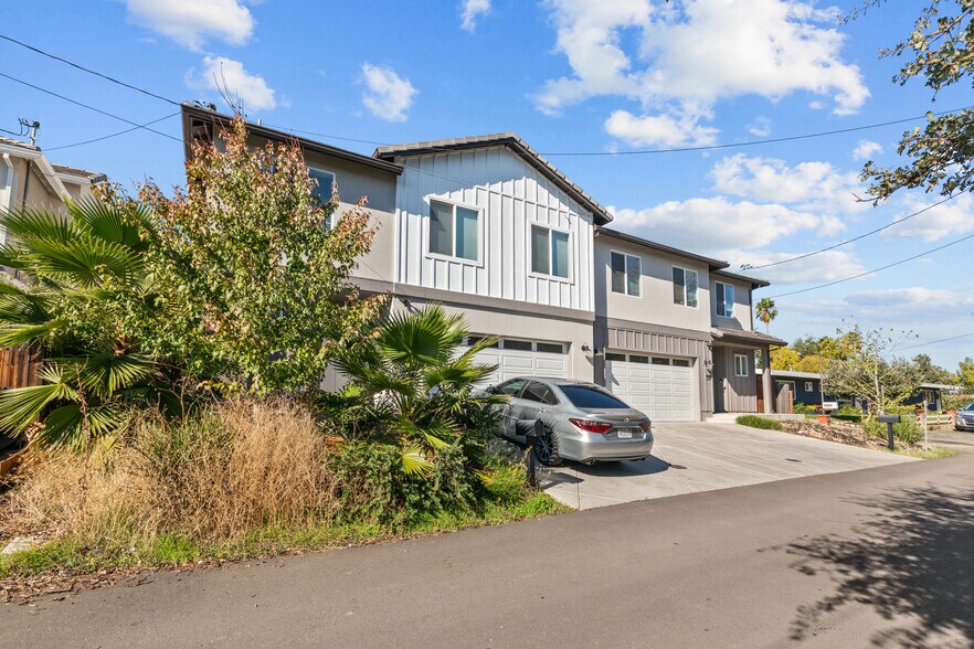 More Photos Of 5841 Del Campo Ln, Carmichael Multifamily For Sale