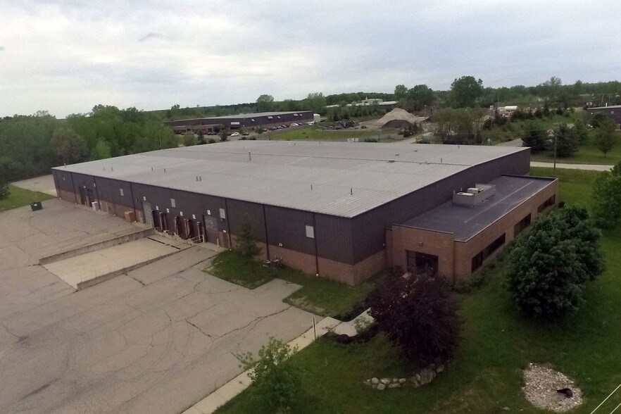 More Photos Of 7290-7310 Kensington Rd, Brighton Distribution For Lease