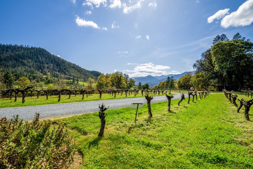 More Photos Of 818 Slagle Creek Rd, Grants Pass Winery Vineyard For Sale