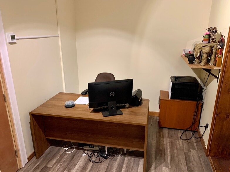 More Photos Of 91 Green St, Huntington Office Residential For Sale