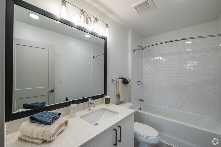 More Photos Of 55 Romney St, Charleston Apartments For Lease