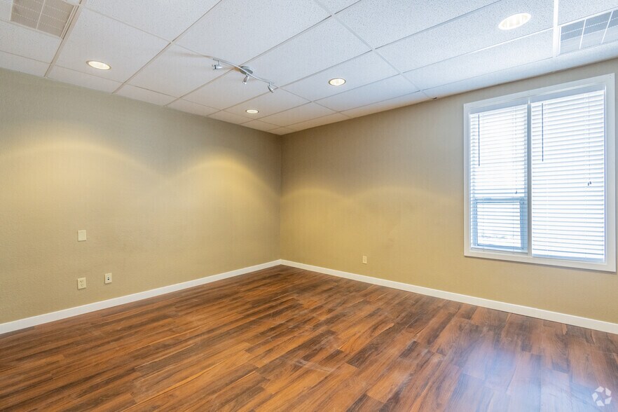More Photos Of 9276 Greenback Ln, Orangevale Medical For Sale