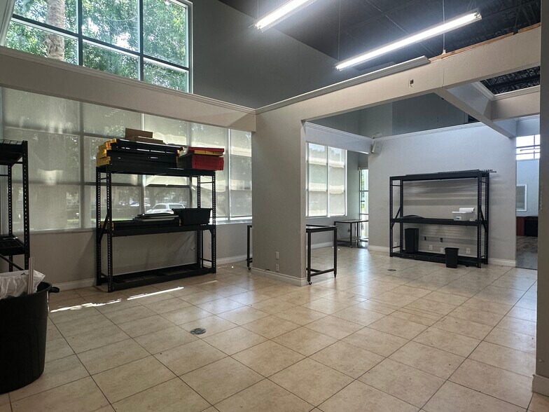 More Photos Of 8810 Commodity Cir, Orlando Showroom For Sale