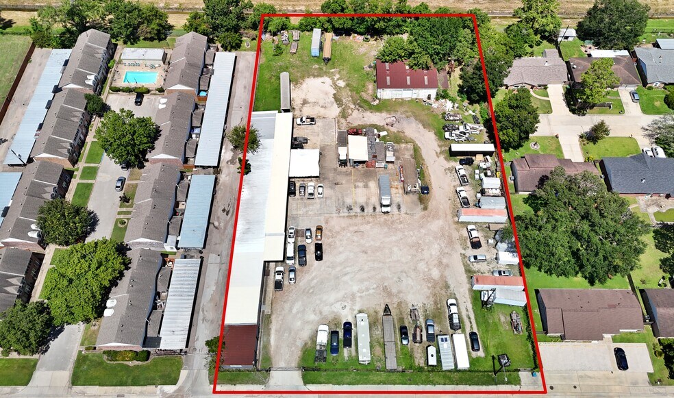 More Photos Of 1915 Sherwood Forest St, Houston Warehouse For Sale