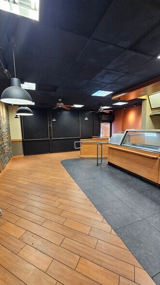 More Photos Of 466-474 W 5th St, San Bernardino Storefront Retail Office For Lease