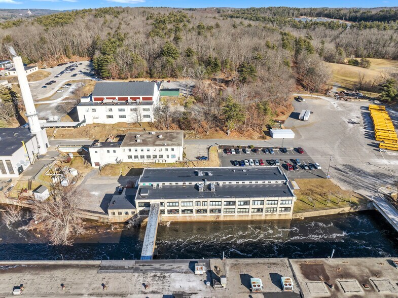 More Photos Of 80 Optical Dr, Southbridge Flex For Lease