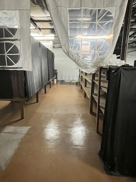 More Photos Of 943 Gallatin, Jackson Warehouse For Sale