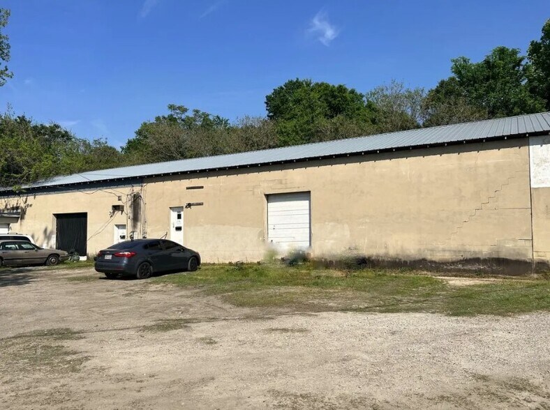 More Photos Of 946 Twiggs St, Augusta Warehouse For Lease