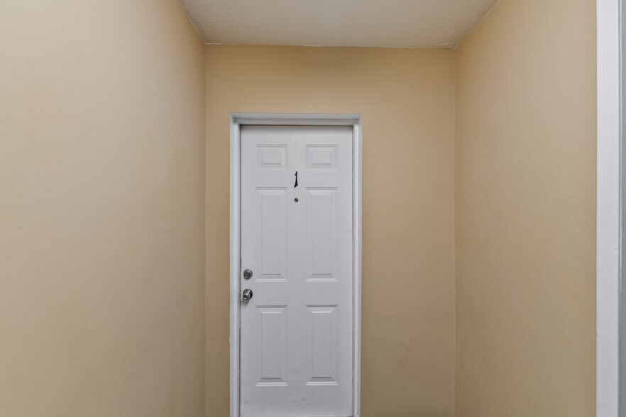 More Photos Of 2319 Vinton St, Omaha Office Residential For Sale
