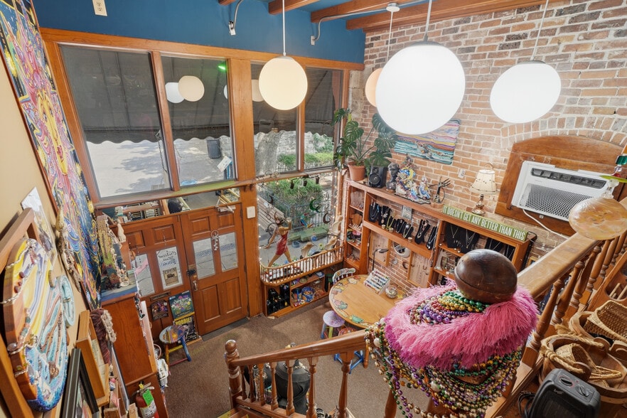 More Photos Of 65 Spring St, Eureka Springs General Retail For Sale
