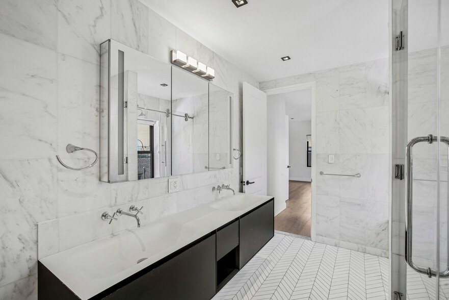 More Photos Of 141 E 17th St, New York Apartments For Sale