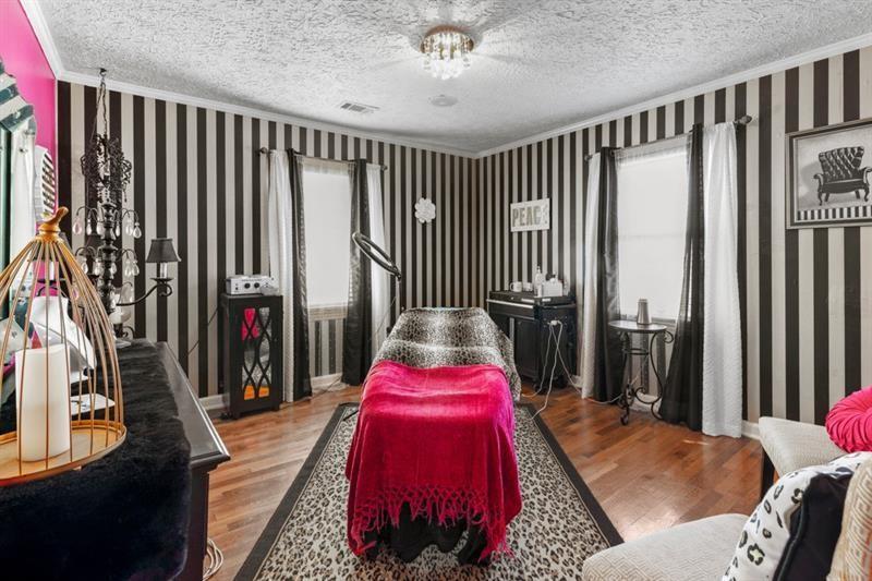 More Photos Of 449 S Hill St, Buford Office For Sale