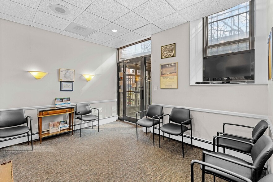 More Photos Of 450 Clinton St, Brooklyn Apartments For Sale