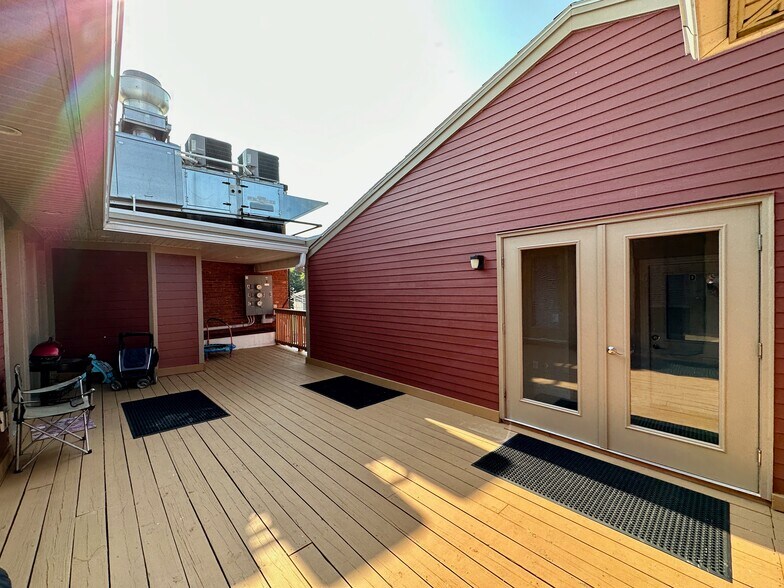 More Photos Of 1 Public Sq, Holley Apartments For Sale